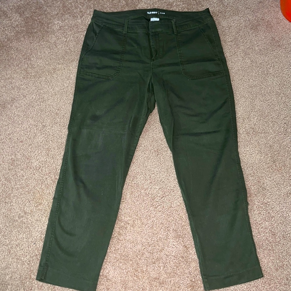 Old Navy Pixie Pants, Olive Green Size 12